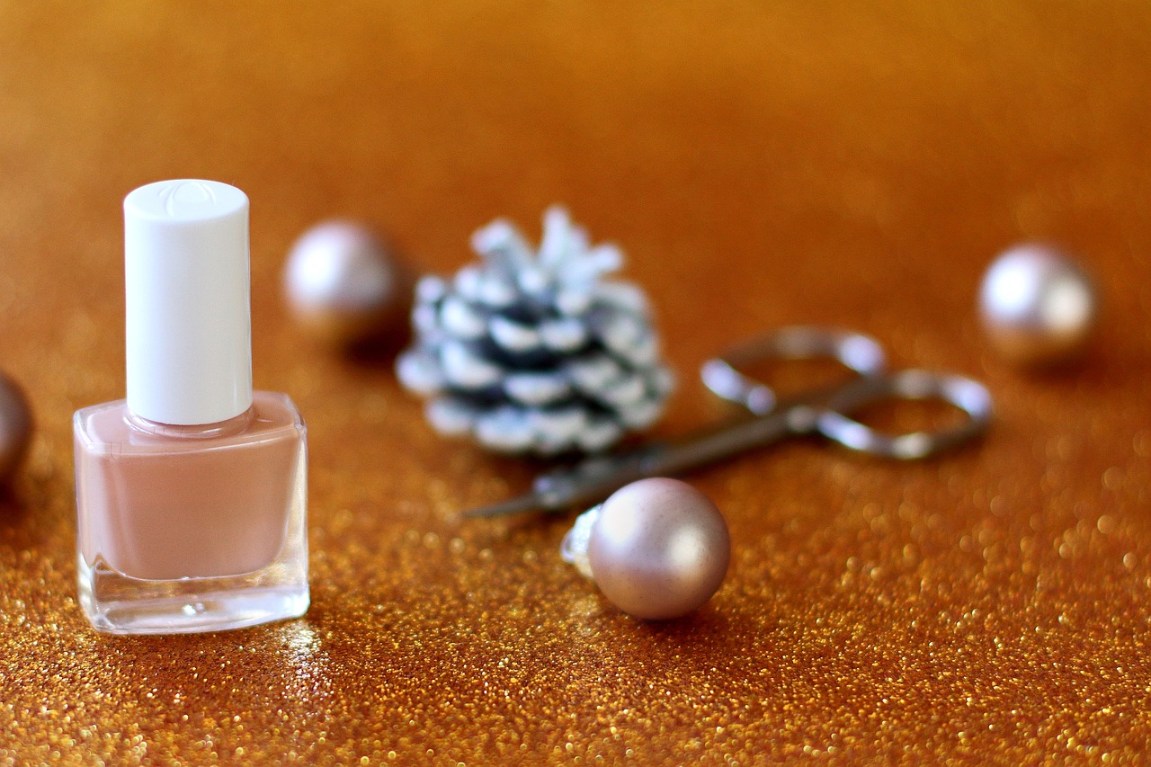 How to keep your nails strong and healthy
